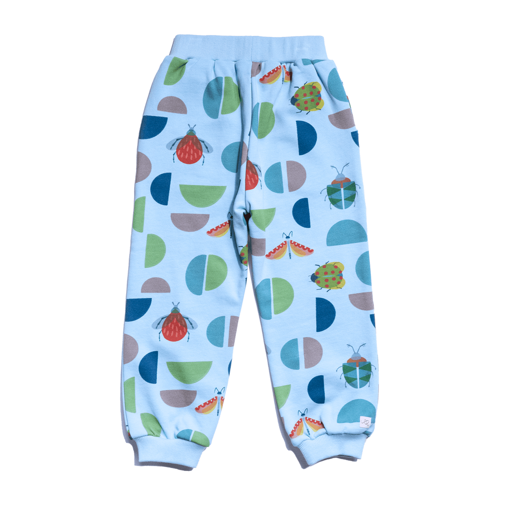 Anise & Ava's Cotton Terry jogger, designed and made in our hand drawn exclusive print that's gender neutral and loved by many kids and siblings for both boys and girls. The jogger also comes with side pockets to put all the found treasures. 