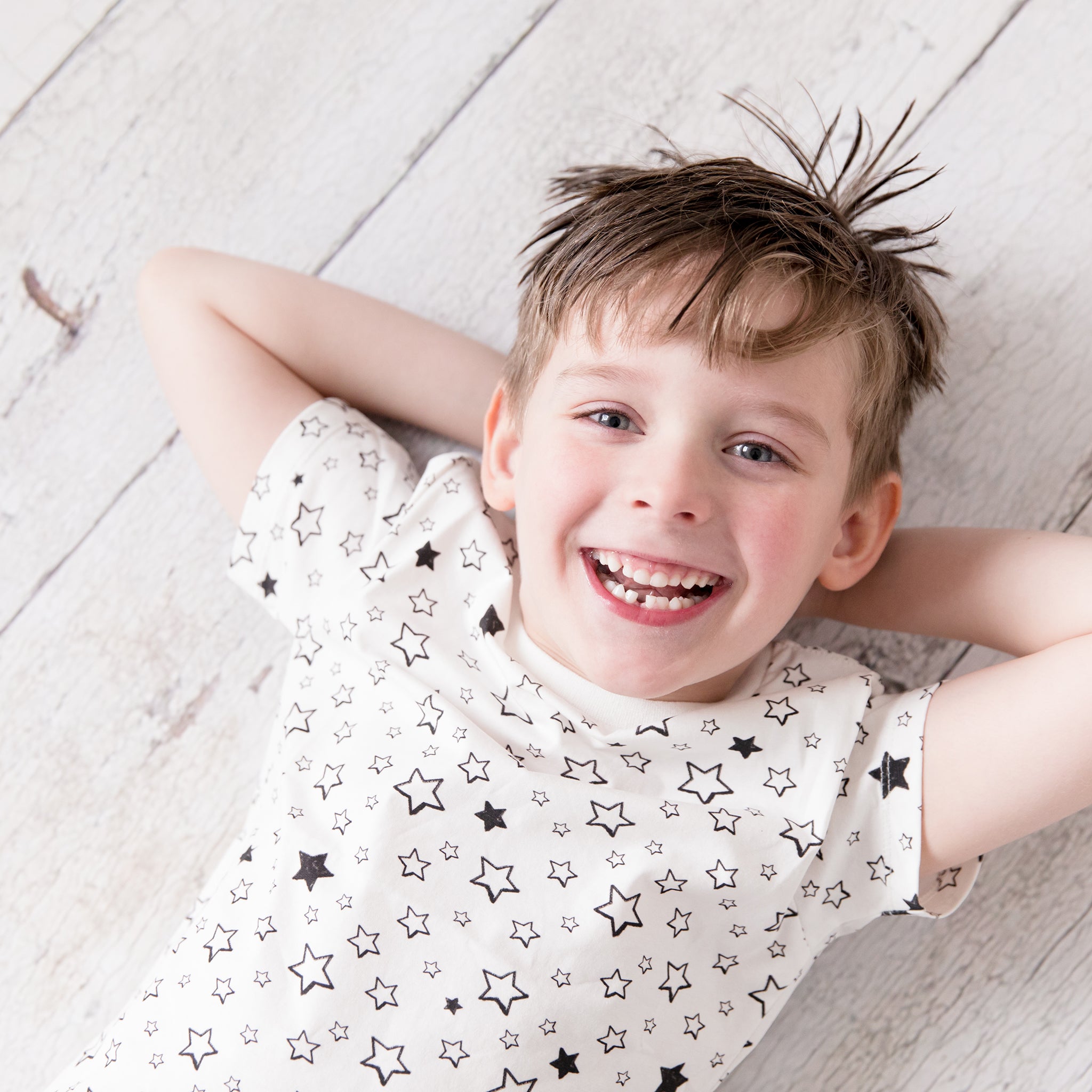 Kids' knit tee in Starry print, our gender neutral, monochromatic stars print, matching with mommy & me and daddy & me tees, as well as siblings outfits, by Anise & Ava.