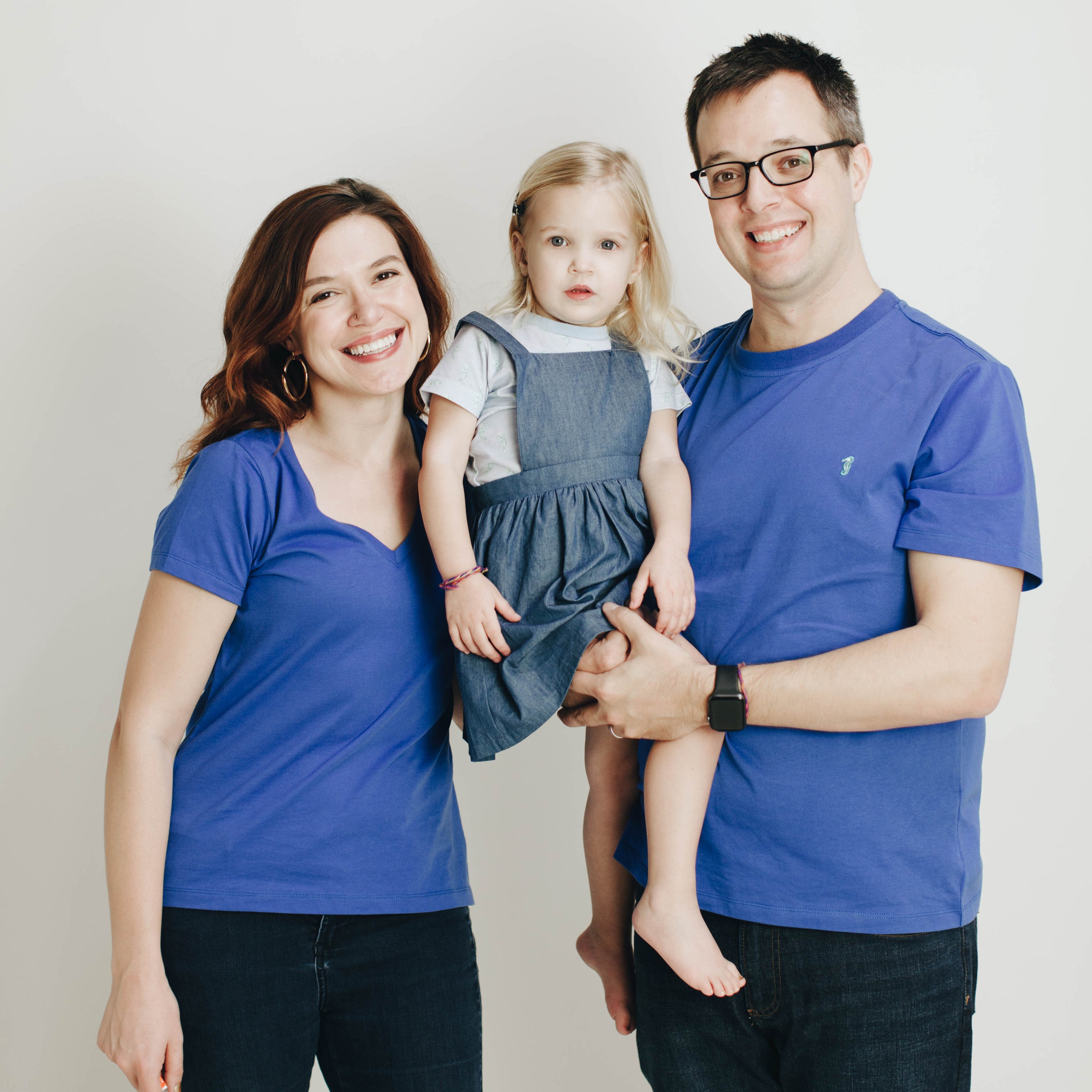 Men's short sleeve tee with seahorse embroidery, women's short sleeve tee with seahorse embroidery, matching with kids' seahorse printed tee and chambray dress. 